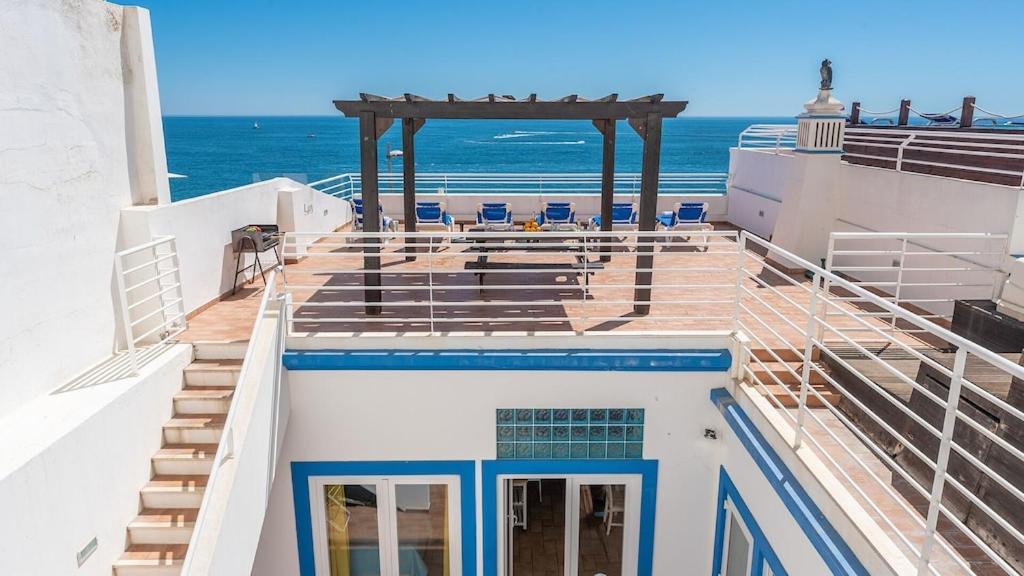 Refurbished Beachfront House, Pool, Ac, Wifi, Albufeira, Sea View المظهر الخارجي الصورة