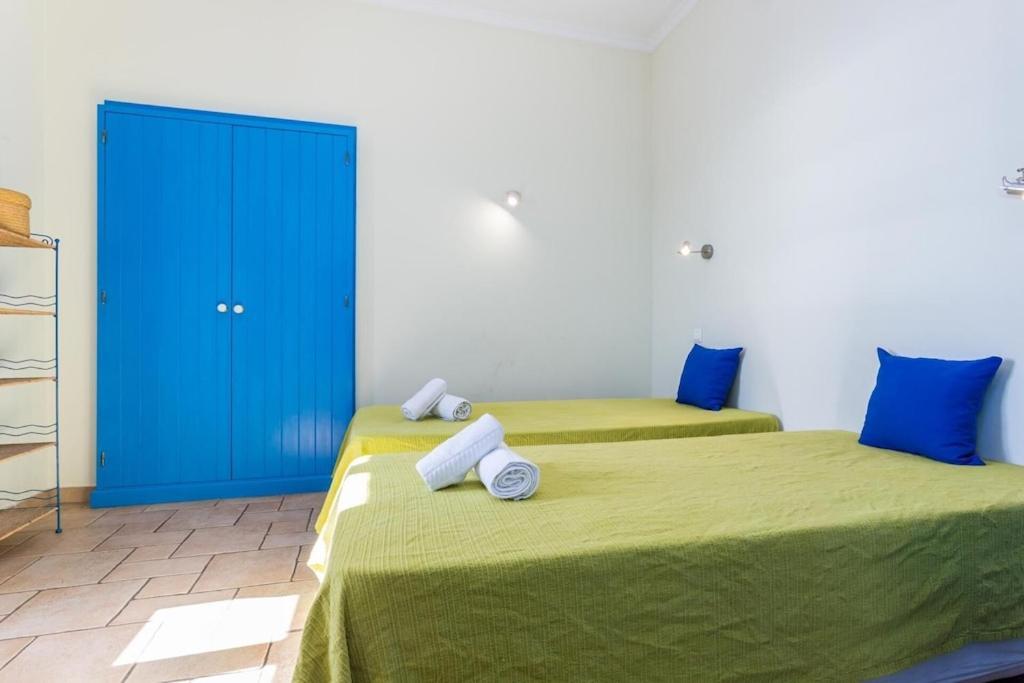 Refurbished Beachfront House, Pool, Ac, Wifi, Albufeira, Sea View المظهر الخارجي الصورة