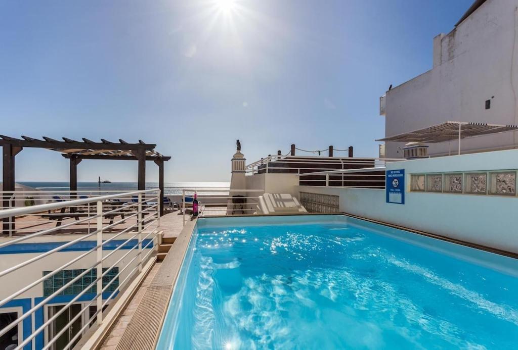 Refurbished Beachfront House, Pool, Ac, Wifi, Albufeira, Sea View المظهر الخارجي الصورة