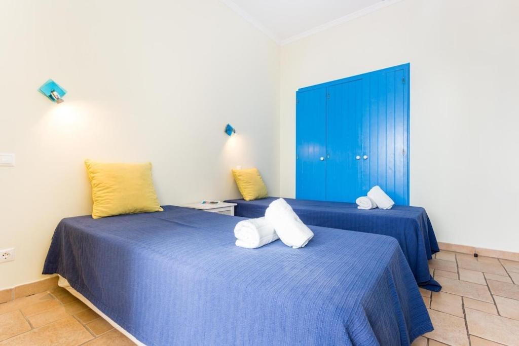Refurbished Beachfront House, Pool, Ac, Wifi, Albufeira, Sea View المظهر الخارجي الصورة