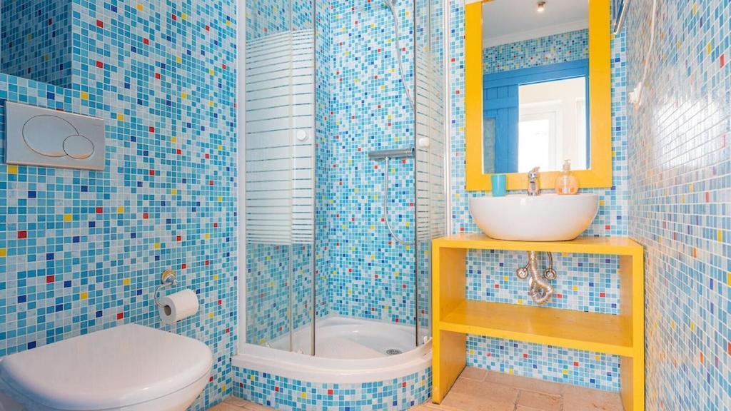 Refurbished Beachfront House, Pool, Ac, Wifi, Albufeira, Sea View المظهر الخارجي الصورة
