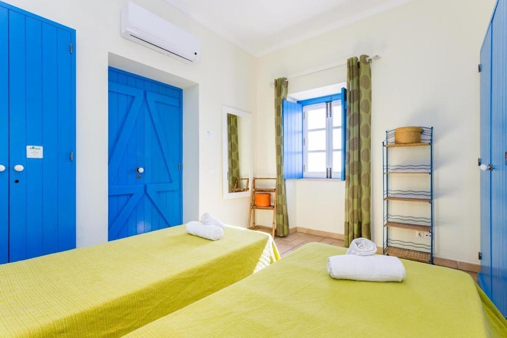 Refurbished Beachfront House, Pool, Ac, Wifi, Albufeira, Sea View المظهر الخارجي الصورة
