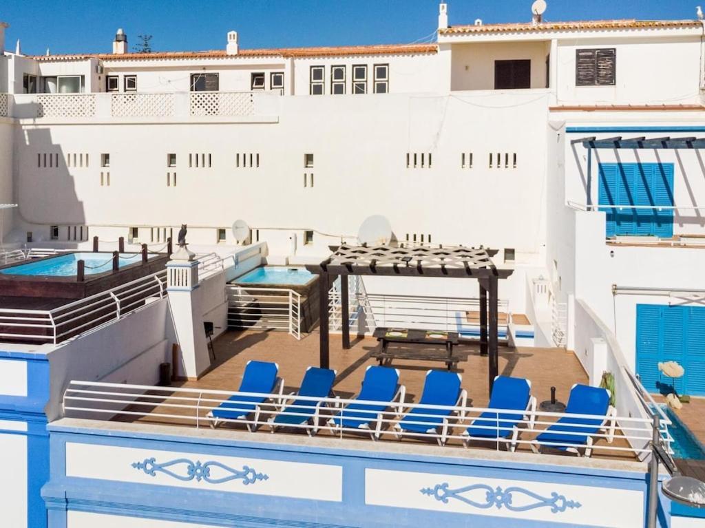 Refurbished Beachfront House, Pool, Ac, Wifi, Albufeira, Sea View المظهر الخارجي الصورة