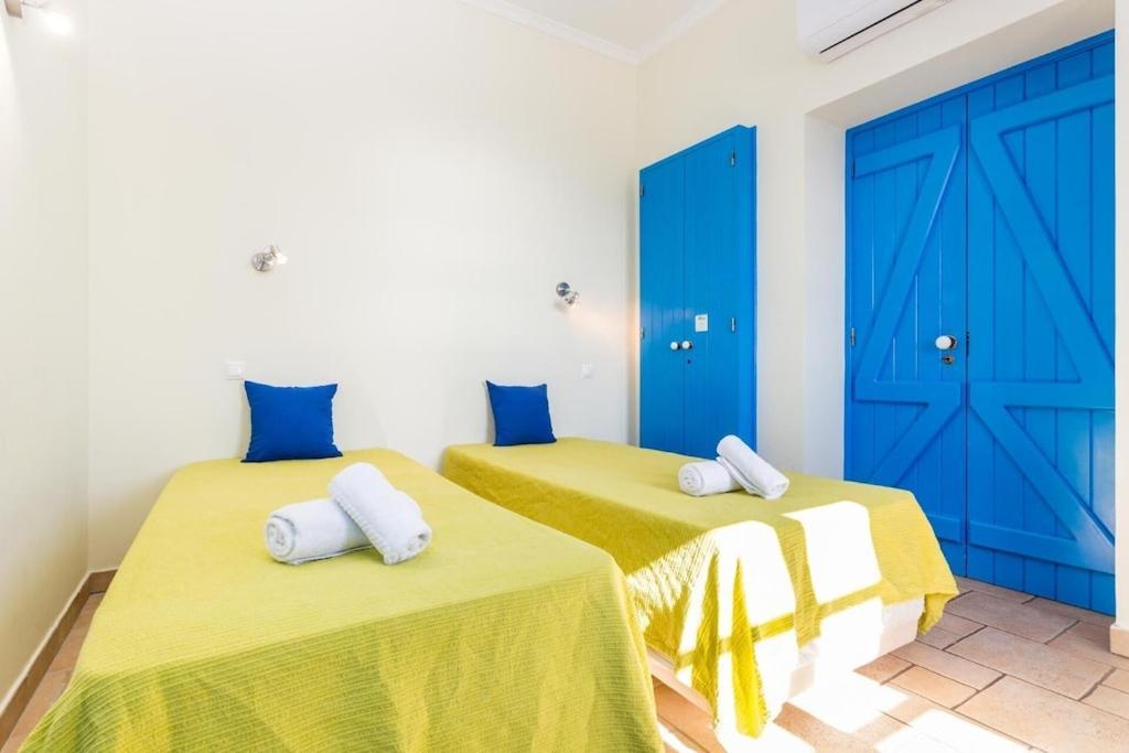 Refurbished Beachfront House, Pool, Ac, Wifi, Albufeira, Sea View المظهر الخارجي الصورة